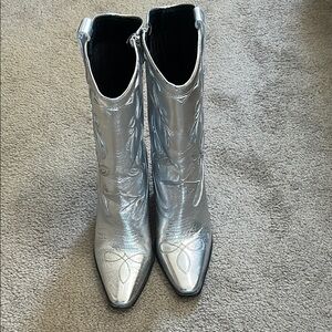 Vince Camuto Silver Heeled Boots with Sleek Design